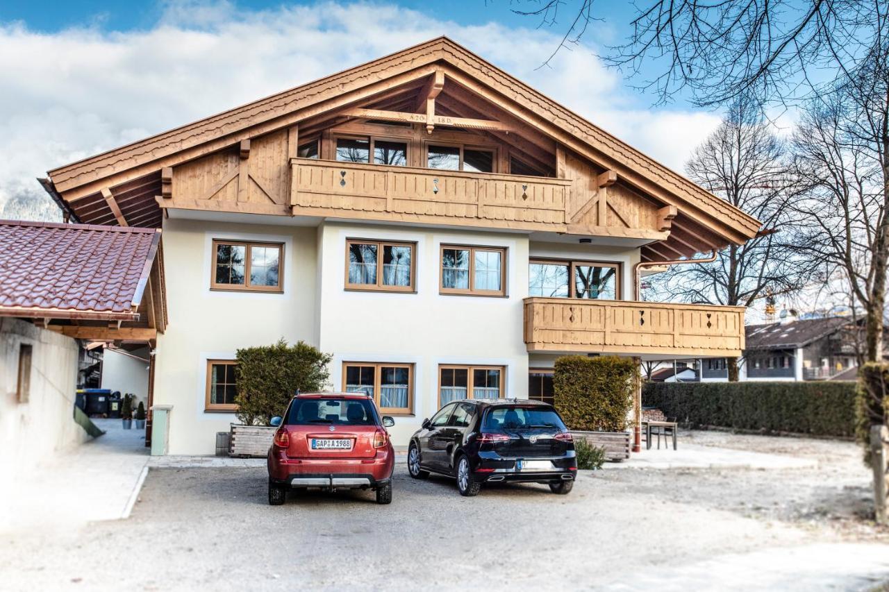 Ferienwohnungen "Zur Wally" Garmisch-Partenkirchen Exterior photo